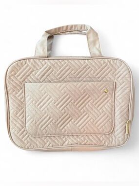 BAGSMART NWOT Pink quilted hanging makeup bag with gold hardware.